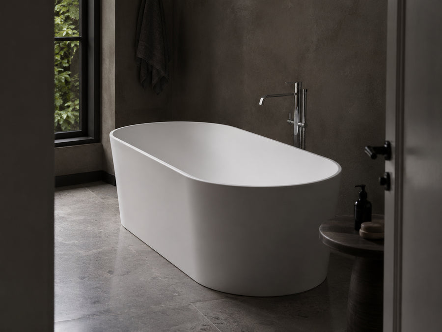 Pedro Stone Freestanding Bath (1690 x 685)
